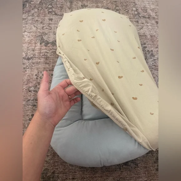 Infant Lounger with 2 covers- used condition - Picture 4 of 6